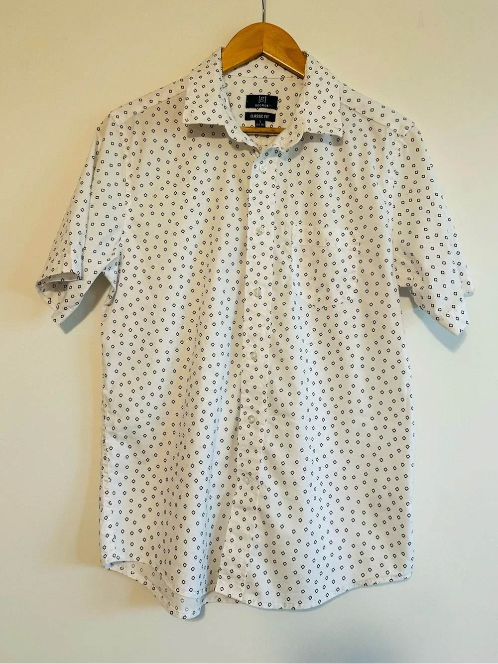 George Classic Fit White and Black Dot Print Cotton Short-Sleeve Button-Up Shirt